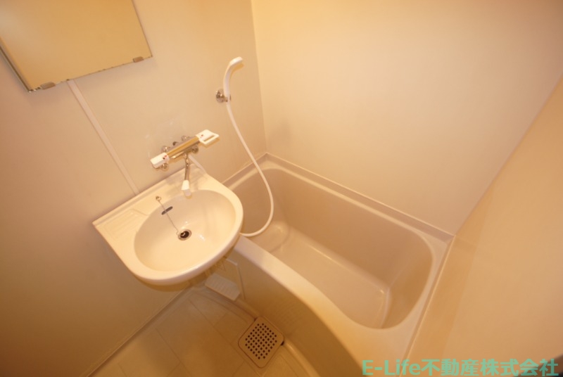 バス・シャワールーム　※別部屋写真、現状優先