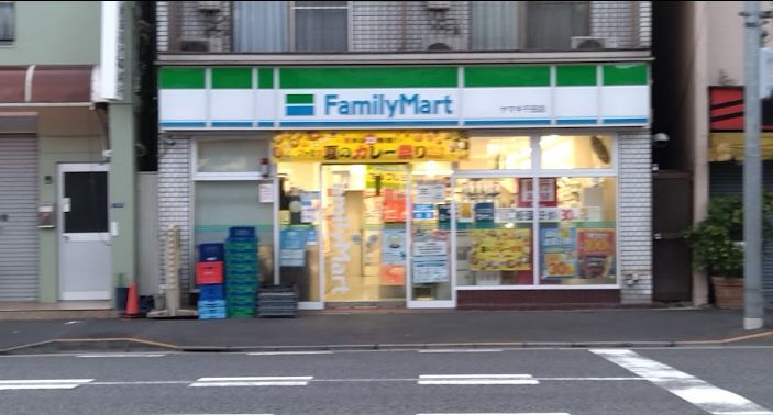 コンビニ　ファミリーマートヤマキ千田店（コンビニ）まで129m