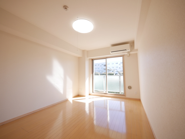 居室・リビング　★日当り良好なリビングです★