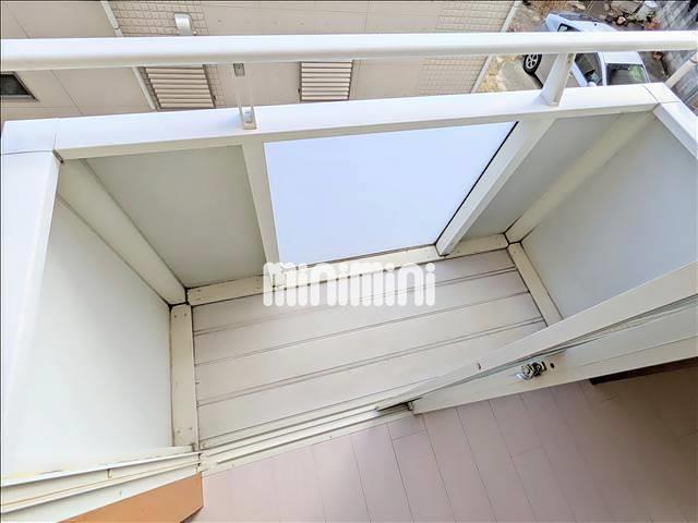 バルコニー　明るいベランダ