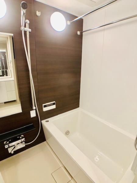 バス・シャワールーム　★浴室乾燥機付きバスルーム★