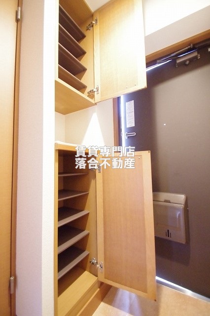 収納　シューズ収納