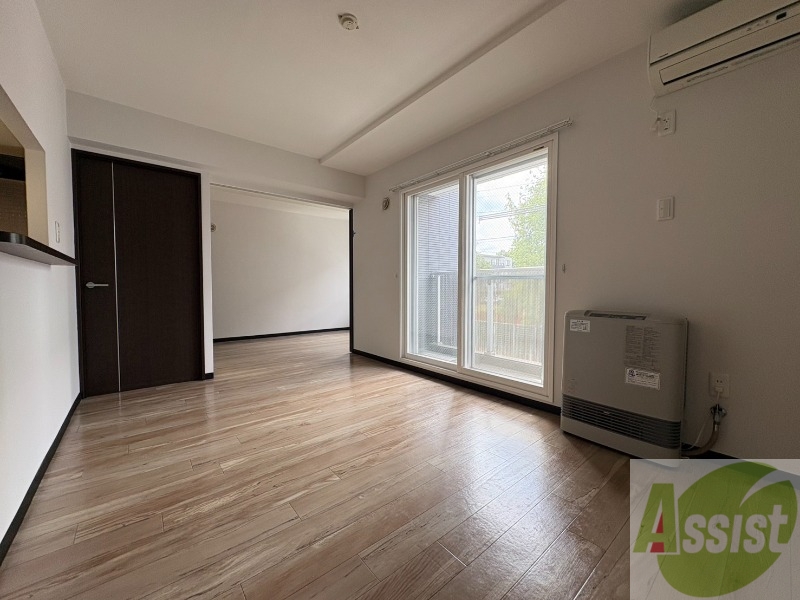 居室・リビング　広々としたリビングですね。使い勝手がよさそうですね！