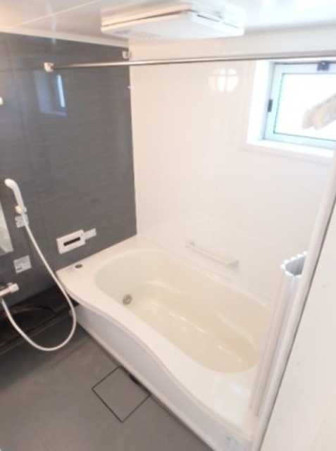バス・シャワールーム　１坪サイズの大きいバスルームです＾＾ｖ