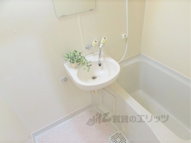 バス・シャワールーム　バス