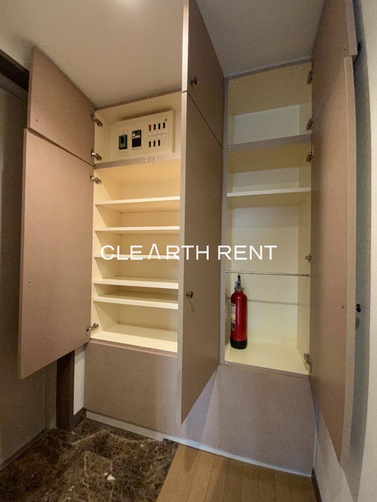 玄関　同タイプ別住戸写真となります。現況と異なる場合がございます。