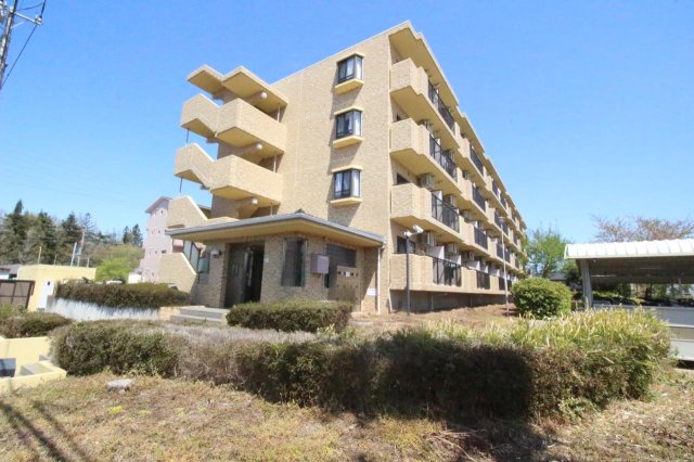 建物外観　4階建ての鉄筋造りのマンションです