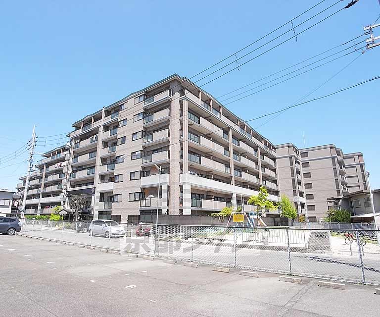 建物外観　大きな分譲マンションです。