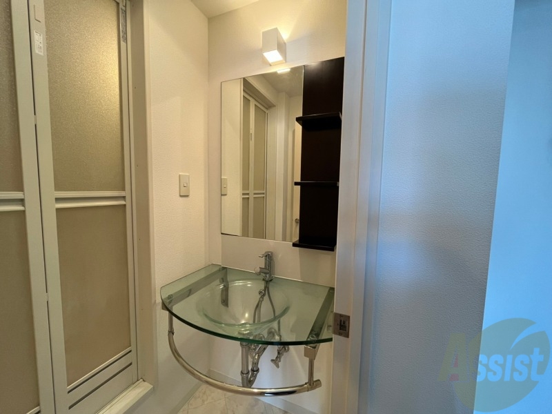 洗面設備　こちらに洗面台があります。朝の洗顔はこちらで。