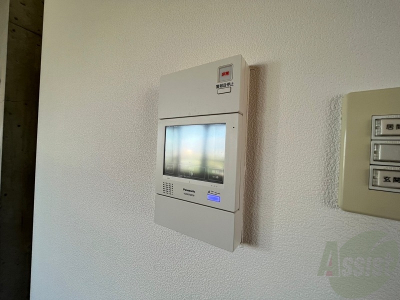 セキュリティ　ＴＶモニター付インターホンです。来客者の顔が見えるので安心！