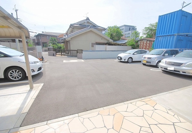 駐車場　駐車場