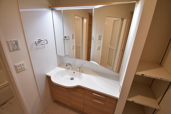 洗面設備　※同施工会社写真※