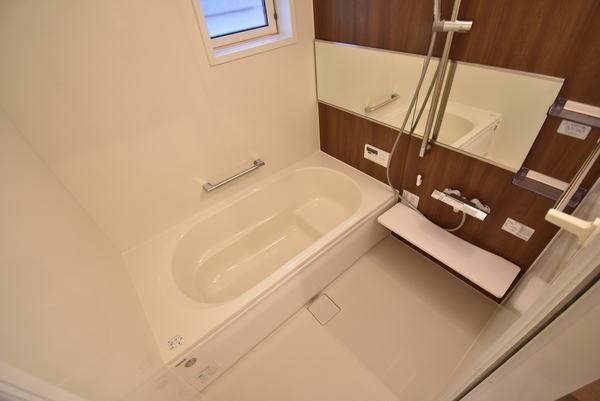 バス・シャワールーム　※同施工会社写真※