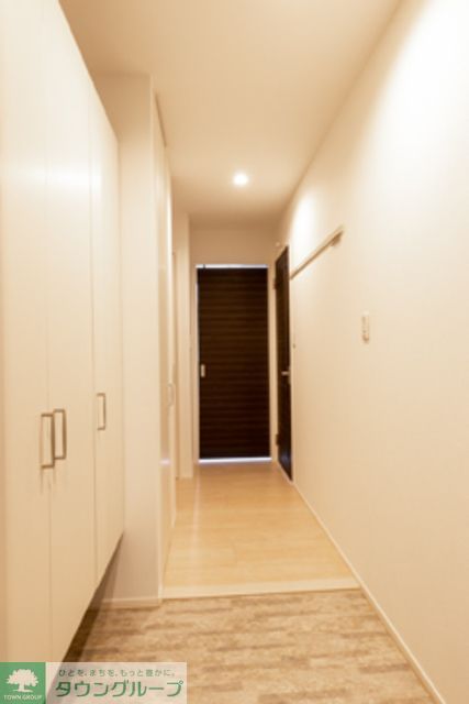 玄関　※写真は同タイプ住戸です。