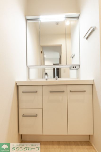 洗面設備　※写真は同タイプ住戸です。