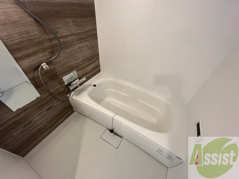 バス・シャワールーム　お風呂になります。一日の疲れを癒してくださいね。