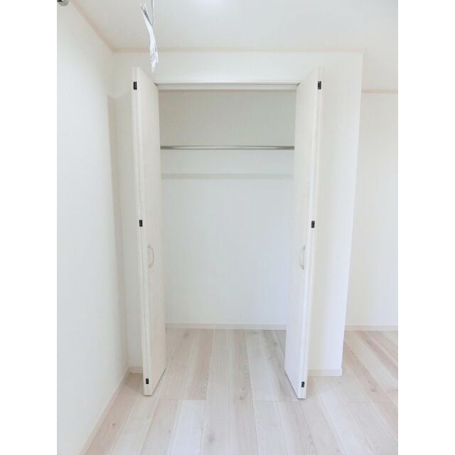 収納　ポール付きで使い勝手の良いクローゼット♪