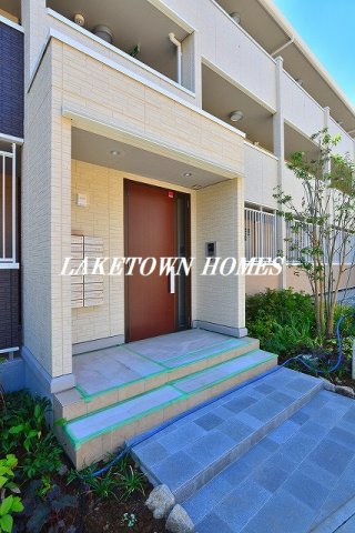 エントランス　オートロック付のエントランスです。