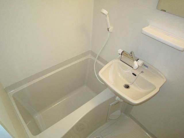 洗面設備　清潔感のあるトイレ