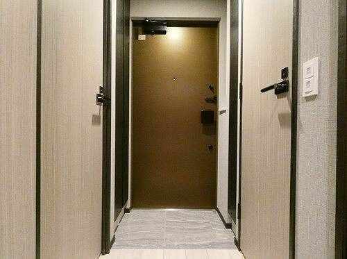 玄関　※別部屋参考写真