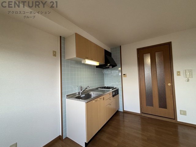 居室・リビング　洋室と合わせて広々と使用できるLDK