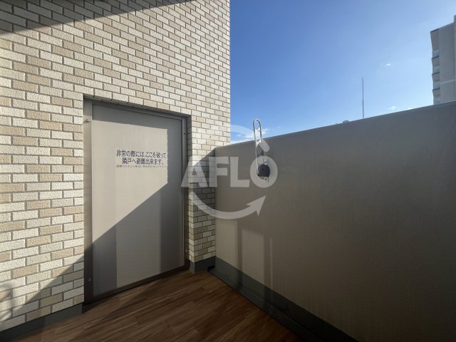 バルコニー　ファーストフィオーレ江坂ウエスト　バルコニー