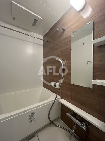 バス・シャワールーム　ファーストフィオーレ江坂ウエスト　浴室