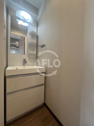 洗面設備　ファーストフィオーレ江坂ウエスト　洗面台