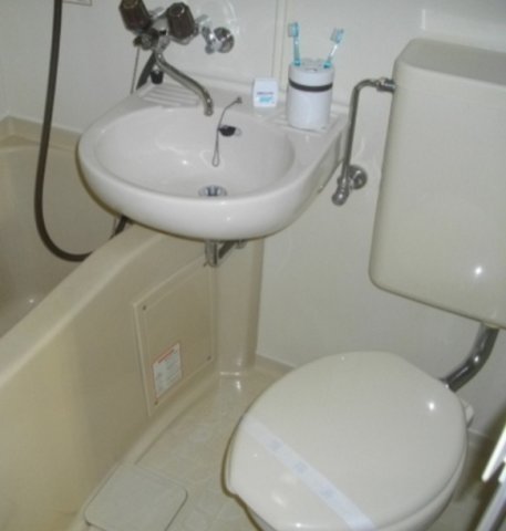 トイレ　浴室内にトイレがあります♪