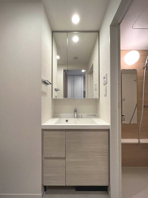 洗面設備　※写真は同タイプ住戸です。