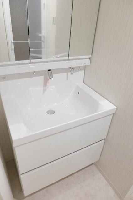 洗面設備　広い洗面スペース