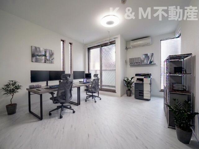 眺望　事務所のイメージ画像です。家…?