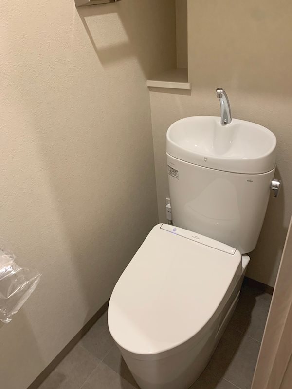 トイレ　落ち着いた色調のトイレです♪