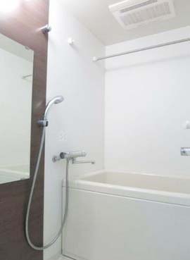 バス・シャワールーム　★浴室乾燥機付きバスルーム★