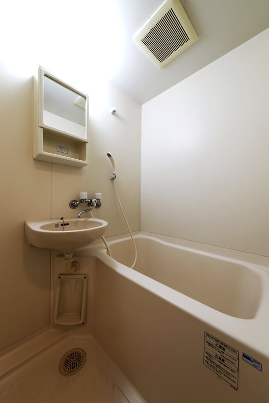 バス・シャワールーム　独立した浴室となります。