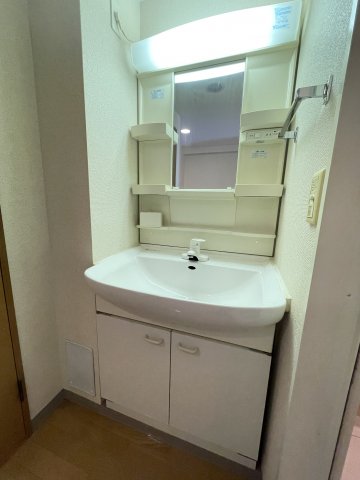 洗面設備　独立洗面台で身支度快適です