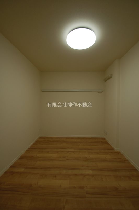 その他部屋・スペース　洋室（5.0畳）照明付き