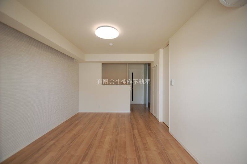 居室・リビング　エアコン・照明付・無料Wi-Fi利用可