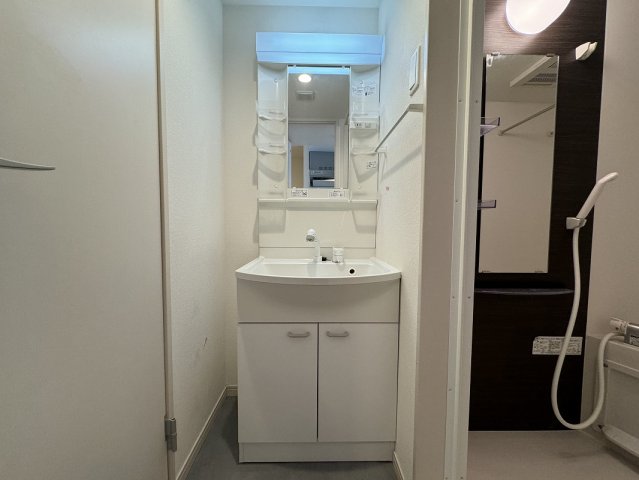 洗面設備　広い洗面スペース