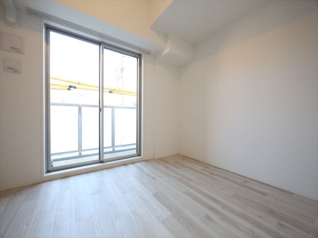 バルコニー　洋室7.8帖　2面採光　エアコン完備　バルコニー