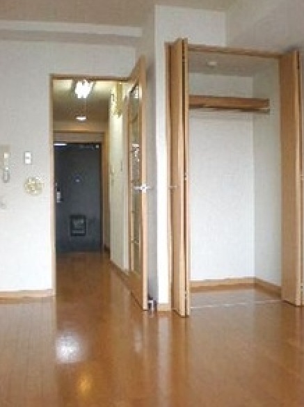 収納　「ハンガーパイプ付きのクローゼット」