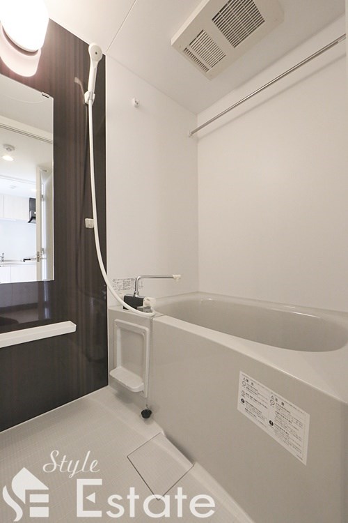 バス・シャワールーム　浴室乾燥機能付