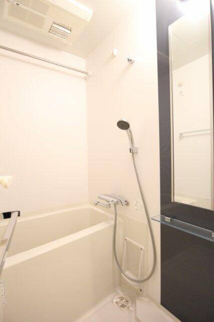 バス・シャワールーム　浴室乾燥機付きです