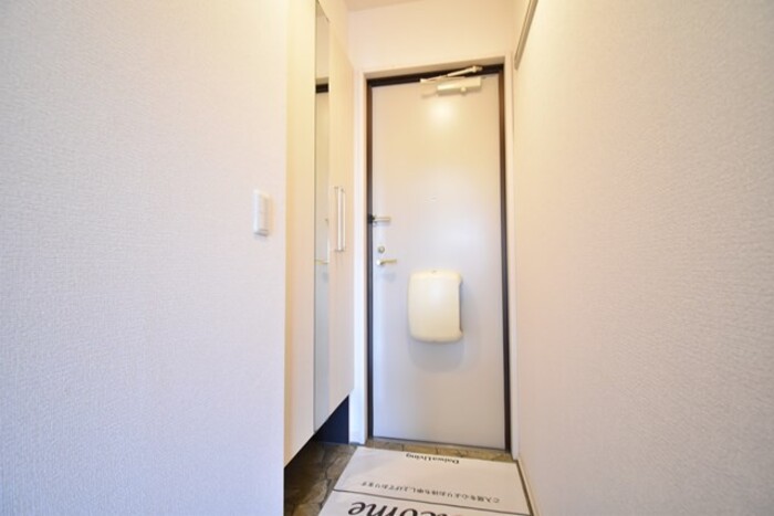 玄関　うどん県のお部屋探しはうどん不動産へ うどんちゃんとLINE