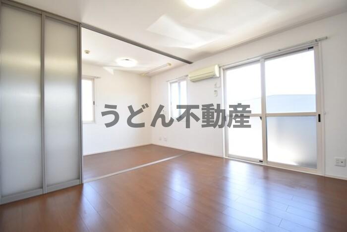 居室・リビング　うどん県のお部屋探しはうどん不動産へ うどんちゃんとLINE