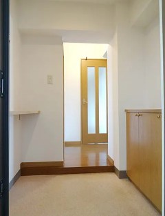 その他部屋・スペース　目の前は駐車場です♪※同物件別部屋の参考写真