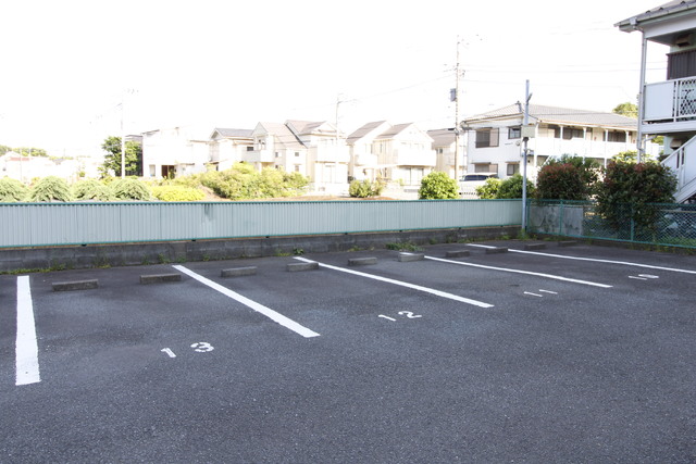 駐車場　駐車場（要空き確認）