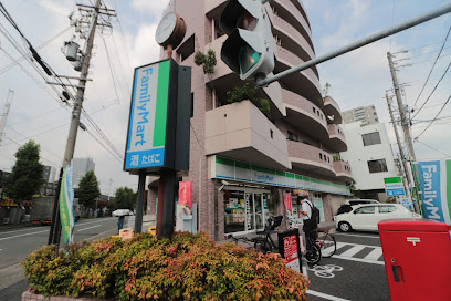 コンビニ　ファミリーマート 金山五丁目店（コンビニ）まで282m