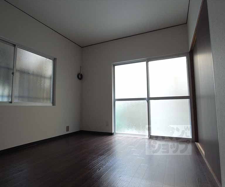 居室・リビング　６帖和室が２部屋、６帖洋室、５帖洋室、４．５帖ＤＫの４...