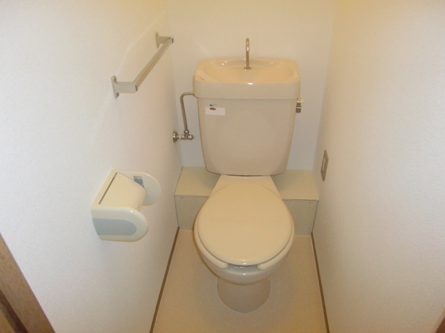 トイレ　清潔感のあるトイレです